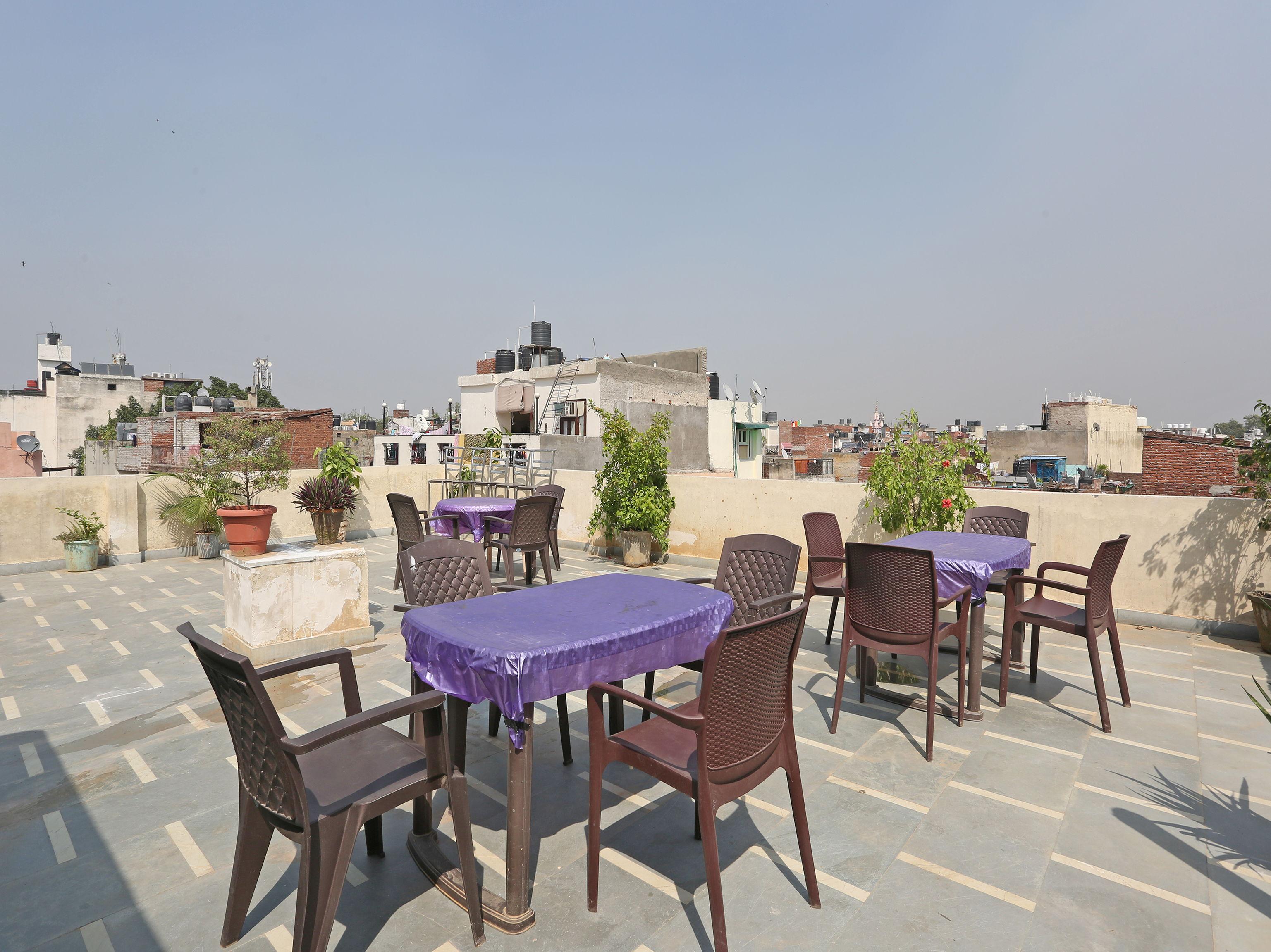 Hotel O Aura Palace Deluxe New Delhi Exterior photo