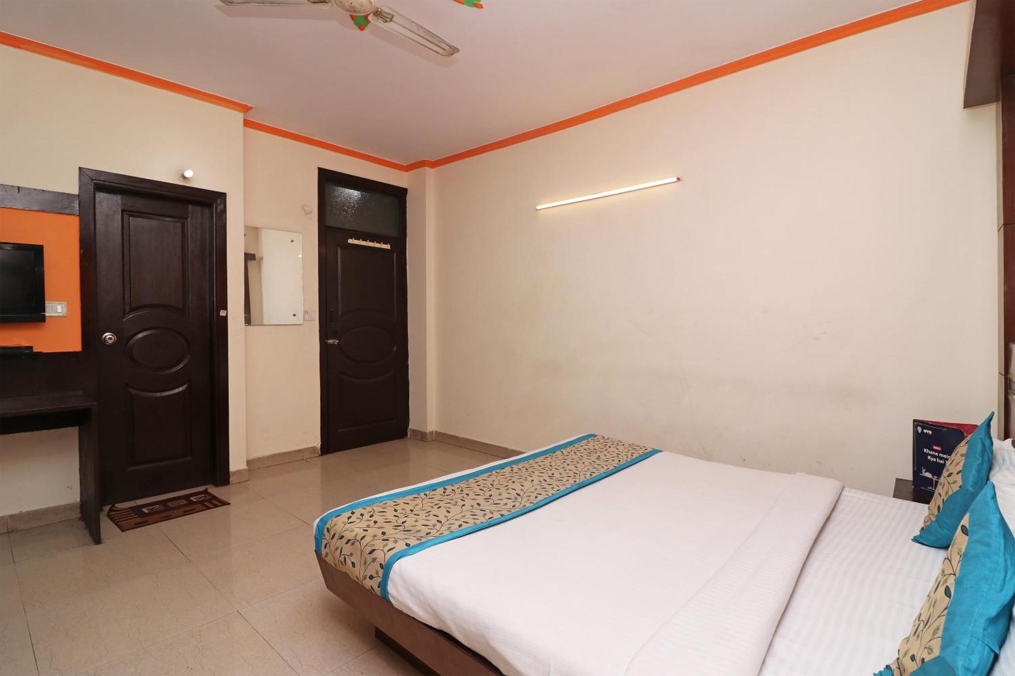 Hotel O Aura Palace Deluxe New Delhi Exterior photo