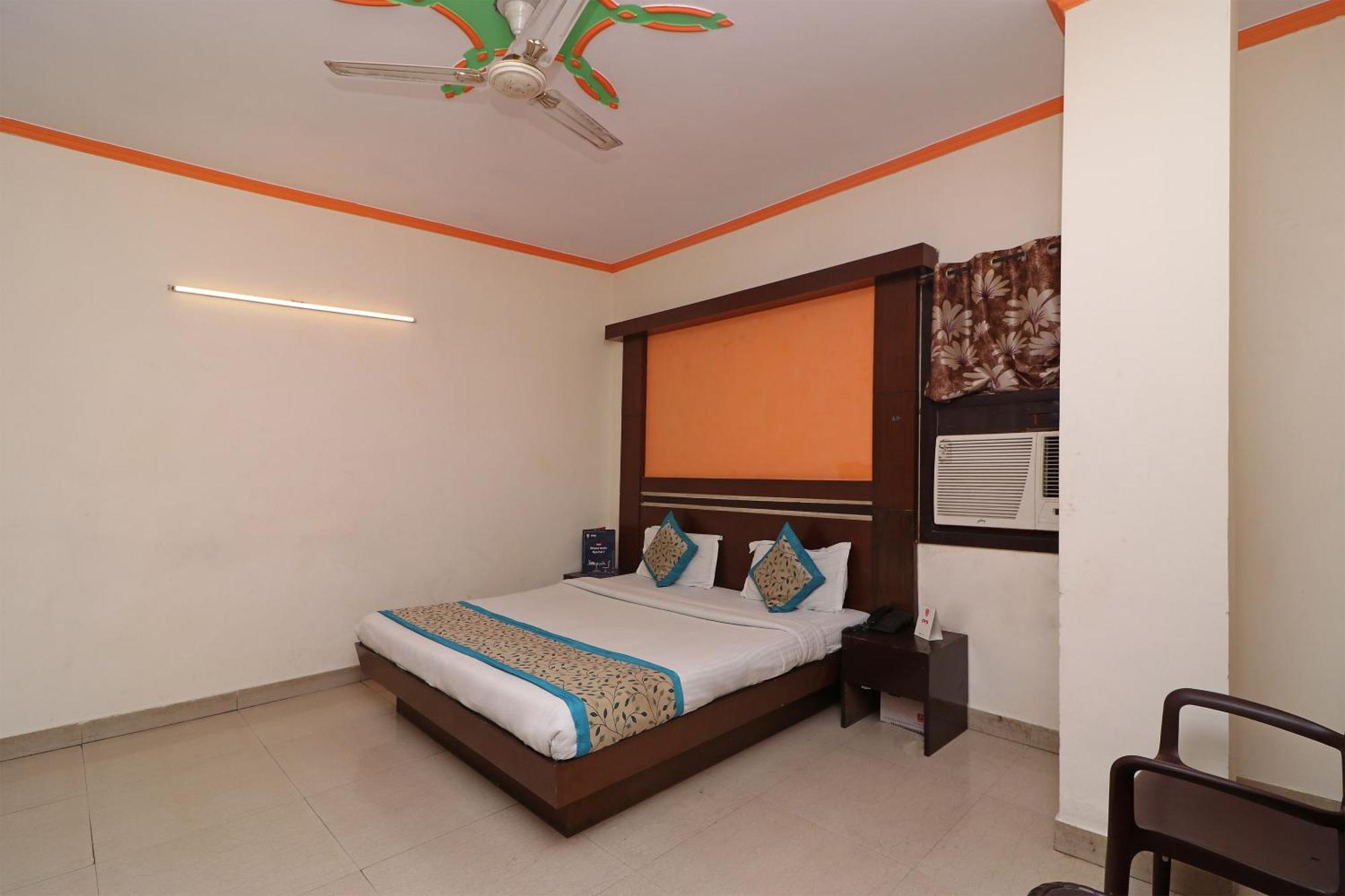 Hotel O Aura Palace Deluxe New Delhi Exterior photo